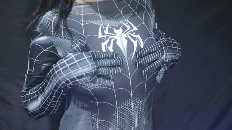 deafheaven666: Lagi Cosplay Spiderman, Malah Di Entot Habis Habisan Sampai Crot...