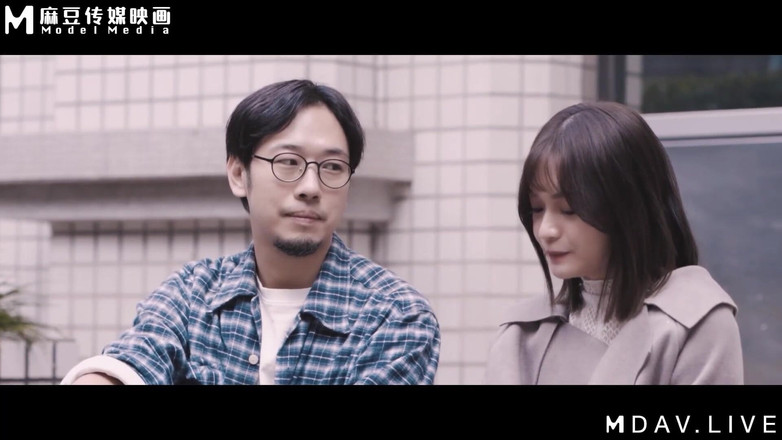 ModelMedia Asia: MDL-0005 Женская иллюстрированная книга