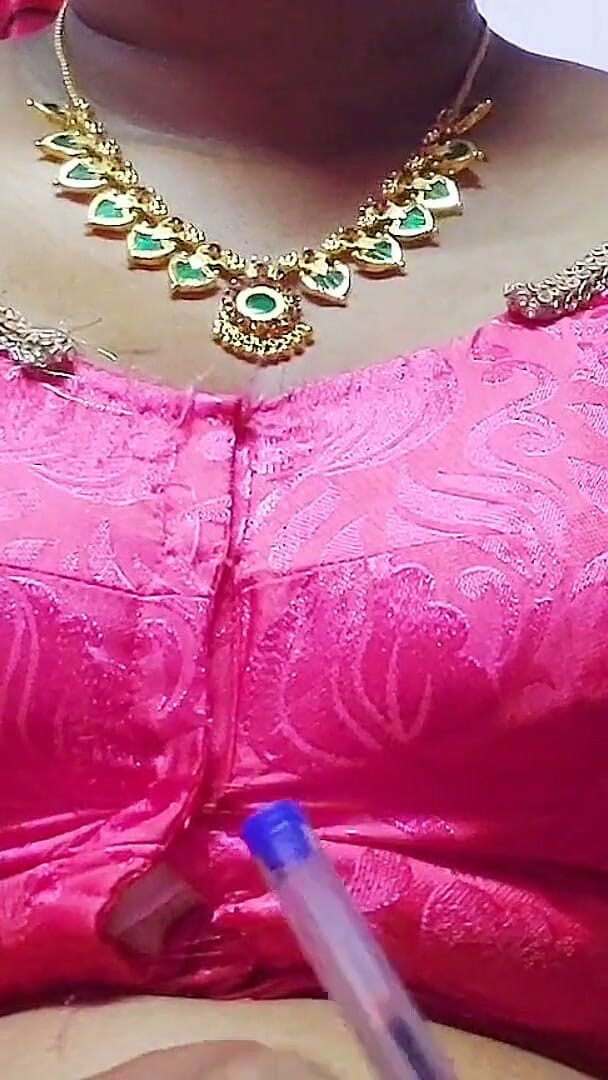 Desi Mohini: seksi sauteli mammi bare stan