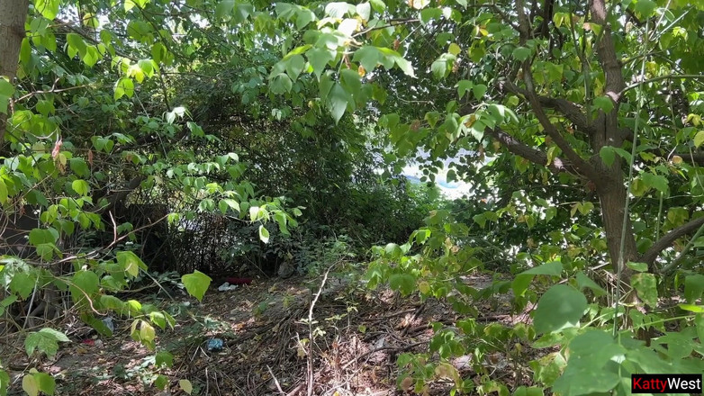 Katty West: Pubblico tra i cespugli con uno sconosciuto e folle colpo...