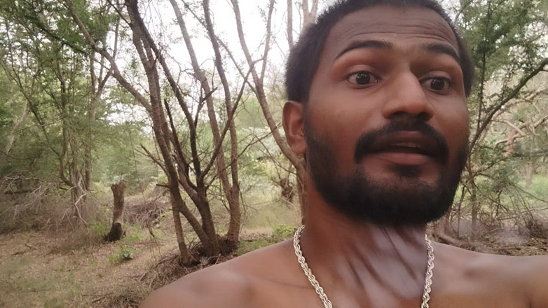 KUMBHA MANOJ KUMAR: XHard - aller aux toilettes dans une dans la forêt