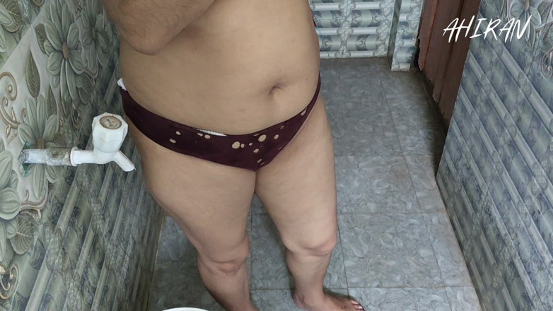Aahan Ahiran: Indian Village Desi Girl Forplay with Her Boyfriend in Washroom...