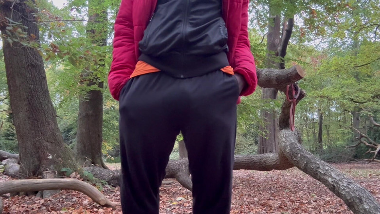 MrMagicDevil: Jen se kroutí, třese a tře si to v lese