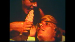 Vintage megastore: बाथटब में मैं तुम्हारे लिंग को छूता हूं