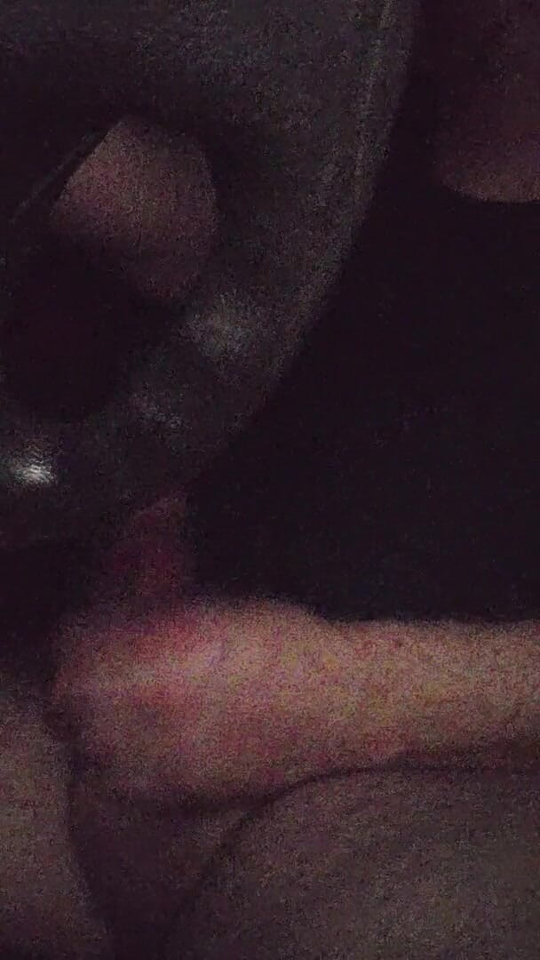 Incredible Dick: Napalony facet szarpie się w ciężarówce 2