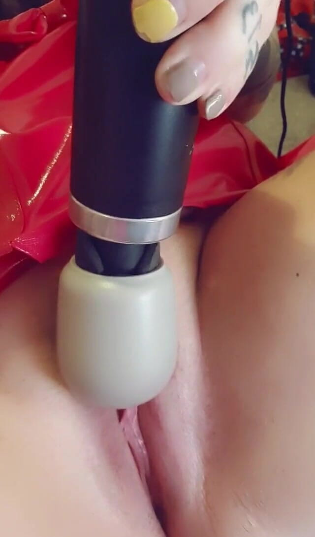 Hitachi Solo (Livie Blainn) Hitachi Solo (Livie Blainn)