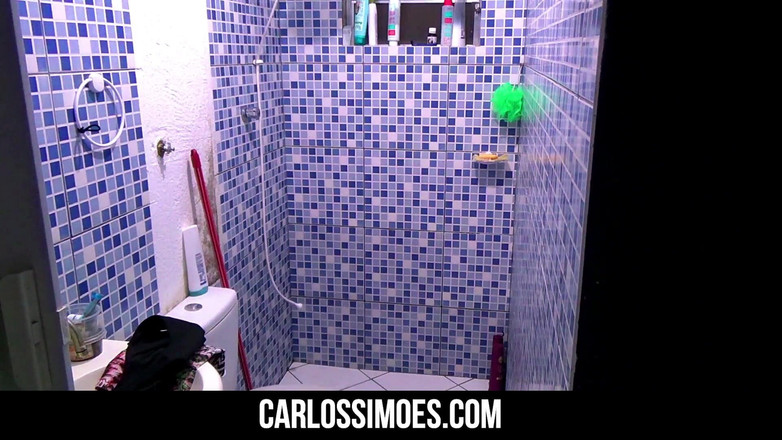 Carlos-Simoes: Willst du sehen, wie ich dusche? Dann komm mit mir.
