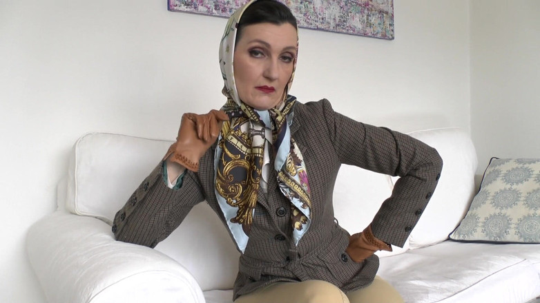 Lady Victoria Valente: 내 새틴 걸레를 위한 음란한 매일 과제, 레이디 빅토리아 발렌테