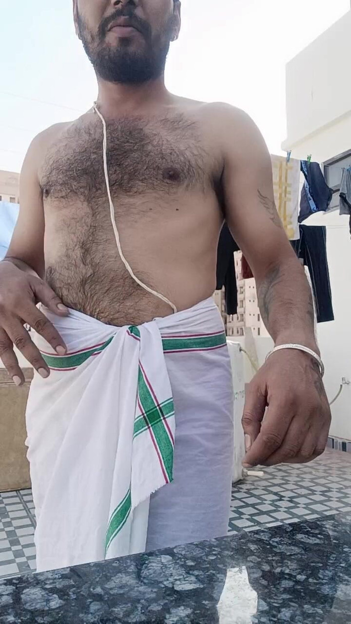 Rajasthani-old-lover: Indischer desi-junge zeigt penis von onkeln und macht sich bereit...