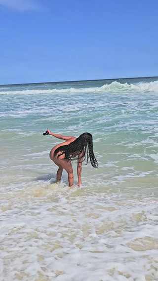 Princesa Fiona: Bersiar-siar di pantai