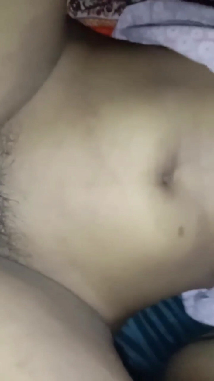 NixLeno: 印度毛茸茸的阴户女友性交印度传教士色情