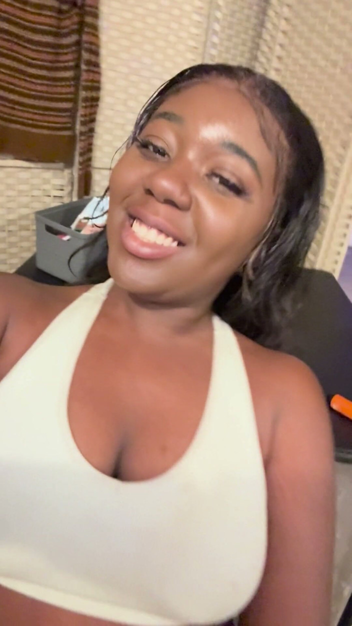 ALLIYAH ALECIA: American Girl Twerking