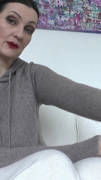 Masturbujte pod mým přísným dohledem, náramkové hodinky JOi Lady Victoria Valente
