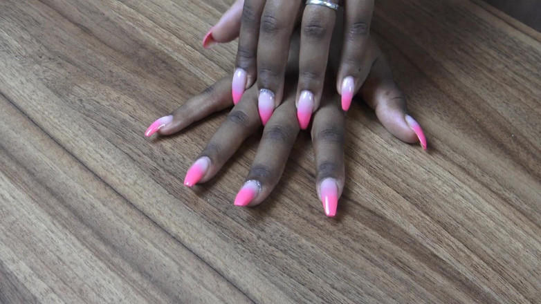 Solo Austria: Ebony hand &amp; finger nails fetish