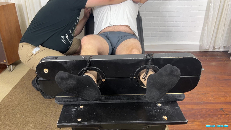 Ticklish Chubs: Geschäftsmann seiner gnade