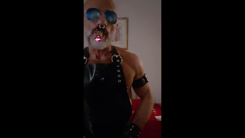 MusclesCigarsFFPig: Thắp sáng xì gà cao su