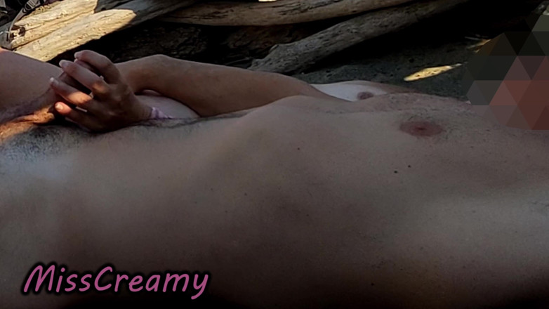 Miss Creamy: Francês Professor Masturbação Em Praia Pública De Nudismo Pego Por...
