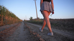 Teasecombo 4K: Spähen von heißem asiatischem mädchen, das höschen unter rock-fantasie blank...