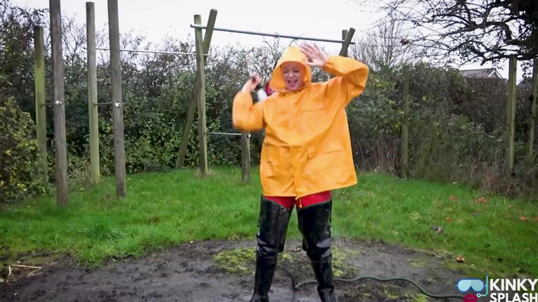 UKCuteGirl Lucy Lauren: Slippery Pvc Garden Wank Hose, Mud &amp; Shiny Rubber Waders