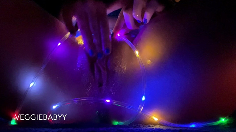 Veggiebabyy: Artsy, Oily, String Light Pussy Rubbing