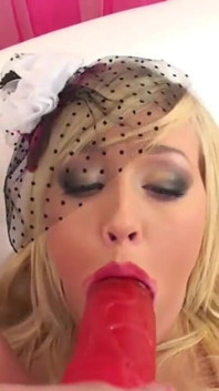 Analne zniszczenie Lany Blond