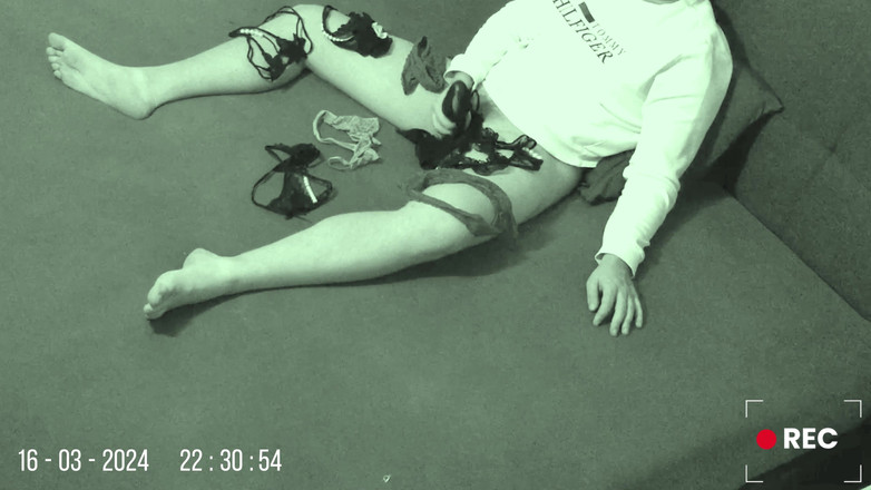 Lucas Nathan King: 의붓여동생 팬티 냄새 맡는 소리