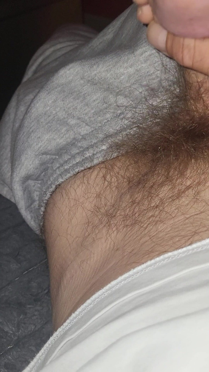 Polishx: Brincando com meu pau peludo