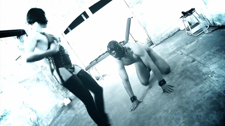 Femdom Power: Nasty domina is having fun with her slave