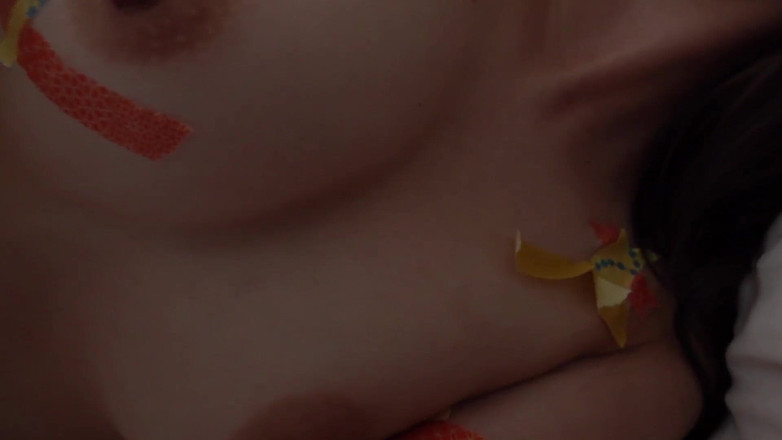 Strix: Kanako Maeda - Je ne suis pas nue, je porte des...