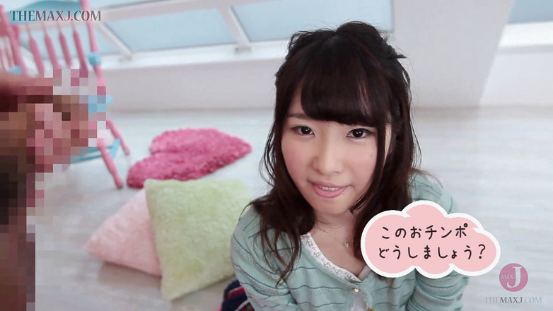 Asian happy ending: कपड़ों वाली प्यारी कमसिन उसका लंड चूसती है और उसे गर्म भार मिलता है