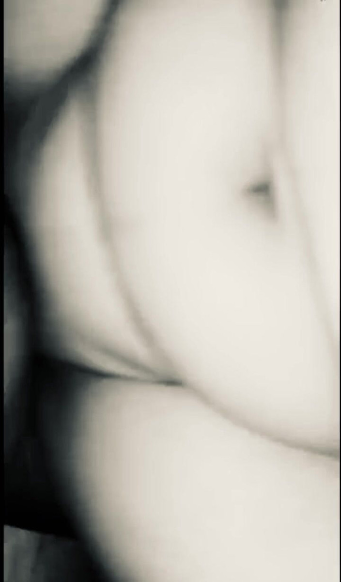 Sanayababhi: 남편에게 녹음된 신혼여행 섹스를 신음하는 수줍은 인도 마누라