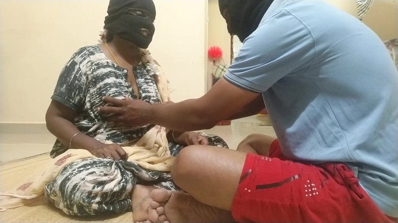 Saranya: Indisk lärare och pojken knullar