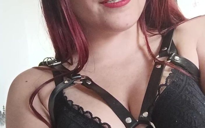 Softbrattypuppy: La padrona tedesca ti ordina di succhiare il cazzo e...