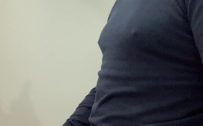 TJenner: Так збуджений, я кинувся з роботи і дрочив у туалеті, поки все ще одягнений!