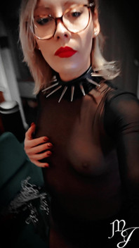 Natural Total Body Nylon Femdom Mistress Julia
