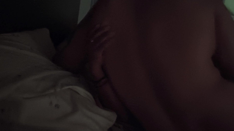 Moo DBOXXX: Ik heb seks met mijn schoonmoeder toen haar man aan...