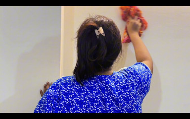 Your Boy's Cum: Büyük götlü ateşli Hintli üvey anne çıplak götlüyken üvey oğlu tarafından yakalanıyor odayı...