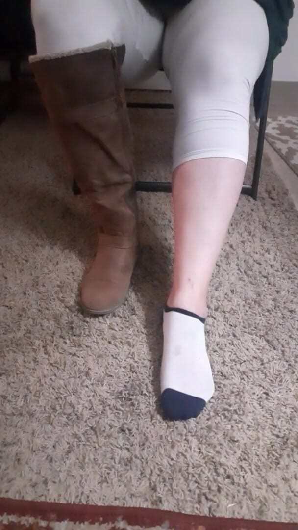 Get Under My Boots (Betty Boomm) Get Under My Boots (Betty Boomm)