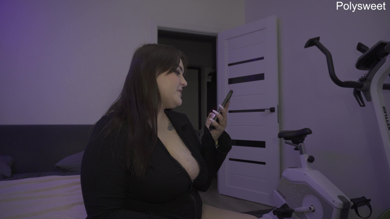 Polly Sweet: Storia porno: Durante il secondo sesso anale della sua vita,...