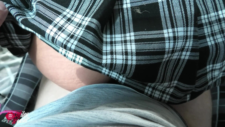 Miley Weasel: Si jalang blonde panas dikongkek di luar rumah di dalam...