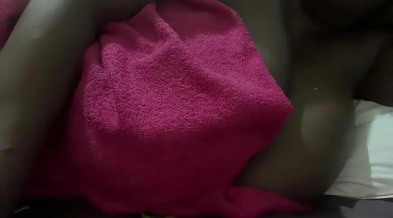 Legendary Booty Overdose: Bbw arrapata geme e tette spremendo a letto
