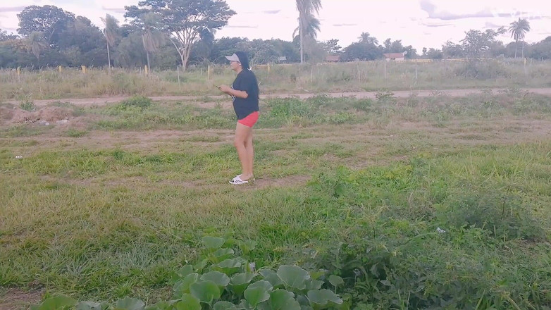 Kamila6922: チンポをしゃぶって、茂みの中で迷子になった!!パート1