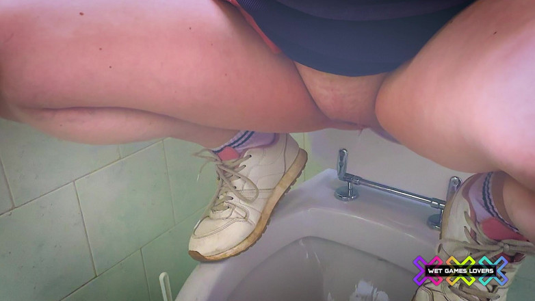 Wet Games Lovers: Špinavá moč v nemocnici