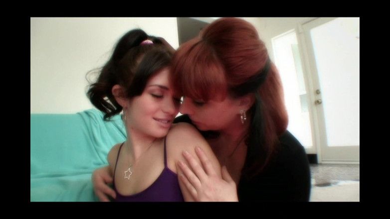 My girlfriend: Nevlastní matka učí svou neteř lízat kundičku