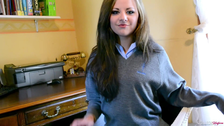 College Uniform: gre men visheshta Tamsin K