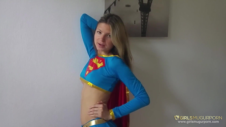 Mugur's World: 무구르를 구해야 하는 작은 젖탱이의 슈퍼여동생 Gina Gerson
