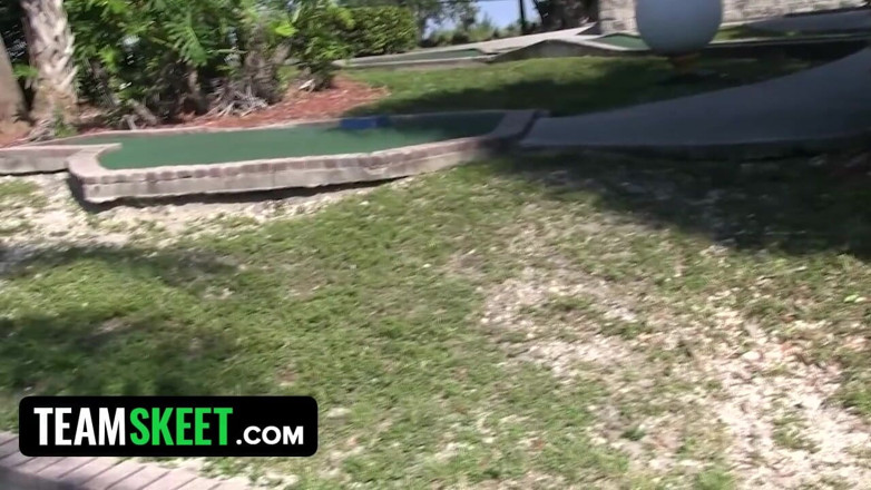 Team Skeet: Gorgeous ass teen fucking a random dude at his place