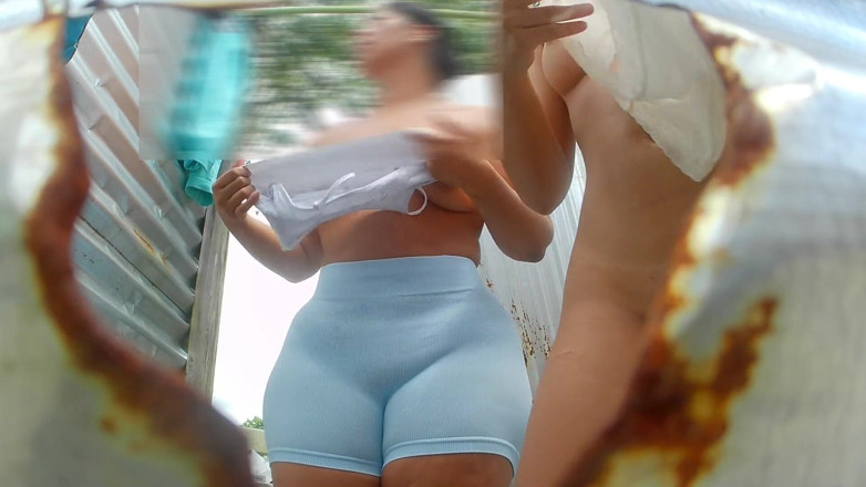 MiaSaintLove: Ragazze sexy kinky nella cabina