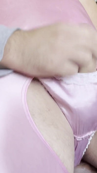 내 팬티에 사정하는 아빠