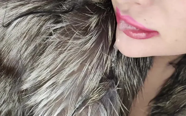 Princess18_: Wet Fur Coat, Double Cum on Fur Coat